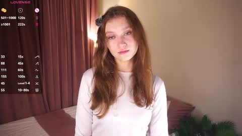Snapshot of gwennielove chatting on July 1, 2026, 5:23 pm Molly online show from July 1, 2026, 5:23 pm