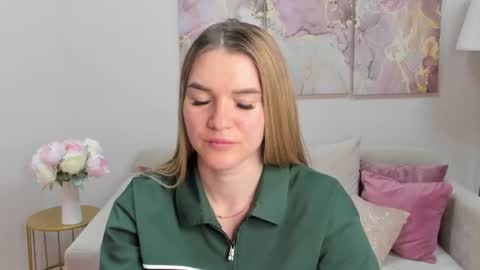 gwensmitt online show from June 15, 2026, 10:01 pm
