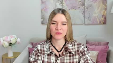 gwensmitt online show from June 19, 2026, 10:02 pm