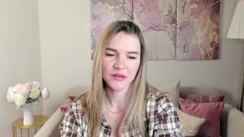gwensmitt online show from June 22, 2026, 9:56 pm