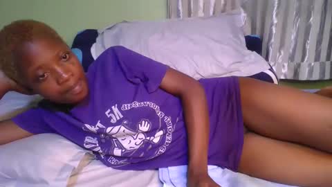 gyaldem_queen online show from September 28, 2025, 10:59 pm
