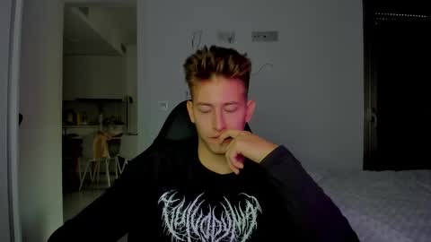 Oliver online show from February 15, 2026, 1:52 pm