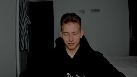 Oliver online show from April 24, 2026, 10:12 pm