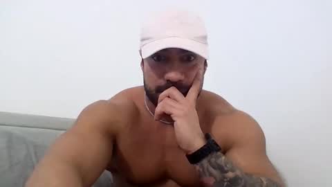 gymking999 online show from February 6, 2025, 1:32 pm