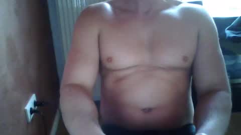 gymxxx_ online show from February 2, 2025, 12:35 pm