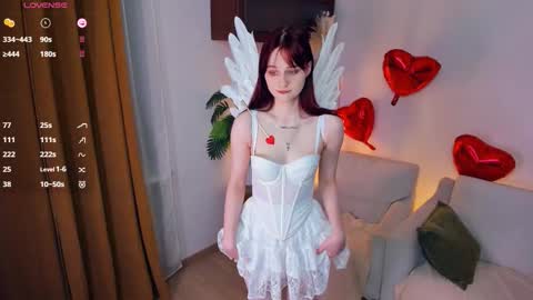 Kelly  Lilly online show from February 13, 2026, 6:59 pm