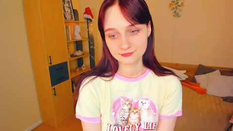 Kelly  Lilly online show from March 8, 2026, 2:04 am