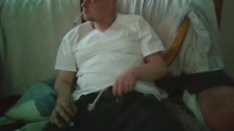 h0mi4u online show from April 25, 2026, 4:04 am