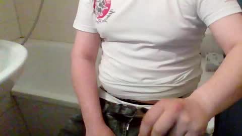 h0mi4u online show from May 5, 2026, 3:14 am