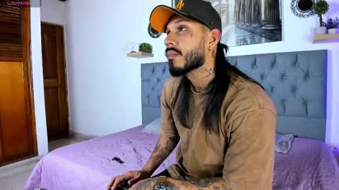 hache222 online show from December 29, 2024, 6:45 am