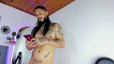 hache222 online show from October 18, 2025, 4:19 pm