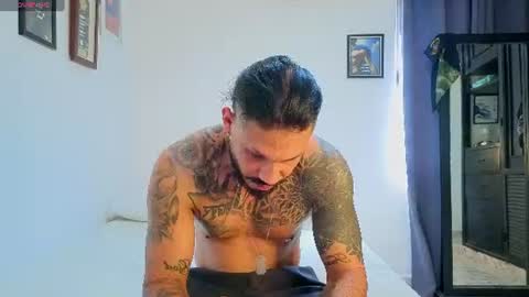 hache_222 online show from August 3, 2026, 7:50 pm