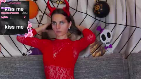 HaileyPeach online show from October 31, 2025, 5:58 pm