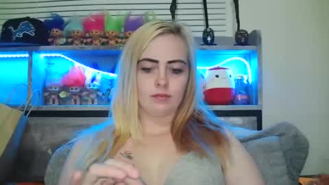 Hailey and d online show from December 9, 2024, 12:34 am