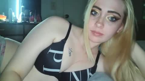 Hailey and d online show from December 18, 2024, 4:53 am