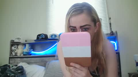 Hailey and d online show from February 3, 2025, 7:52 pm