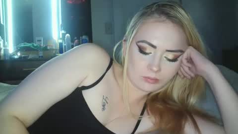 Hailey and d online show from February 5, 2025, 7:18 am