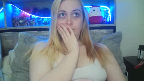 Hailey and d online show from February 13, 2025, 10:33 pm