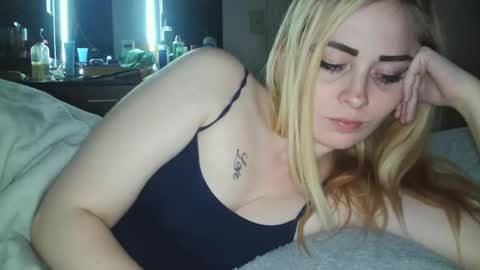 Hailey and d online show from February 17, 2025, 2:42 am