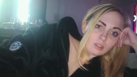 Hailey and d online show from February 28, 2025, 5:59 am