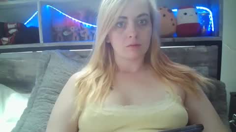 Hailey and d online show from March 3, 2025, 8:00 pm