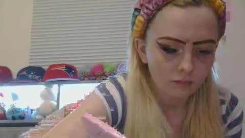 Hailey and d online show from February 5, 2026, 11:53 pm