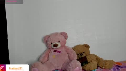 Hailey online show from April 11, 2026, 11:42 pm