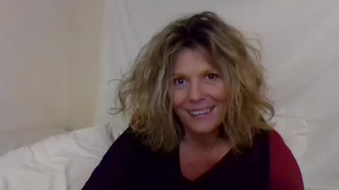 Hailey online show from February 10, 2025, 2:52 am