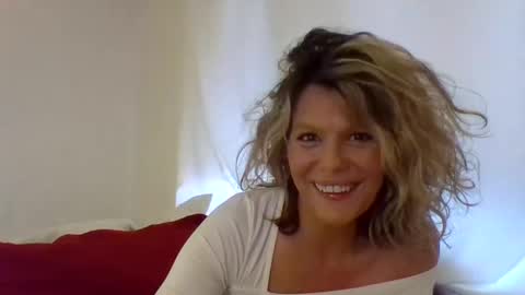 Hailey online show from March 11, 2025, 11:37 pm