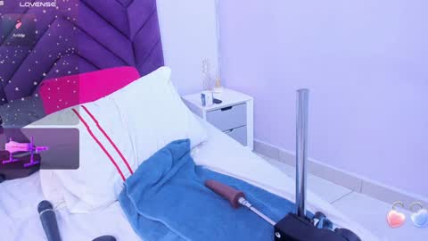 Snapshot of haileystonei chatting on January 18, 2025, 2:55 pm haileystonei online show from January 18, 2025, 2:55 pm