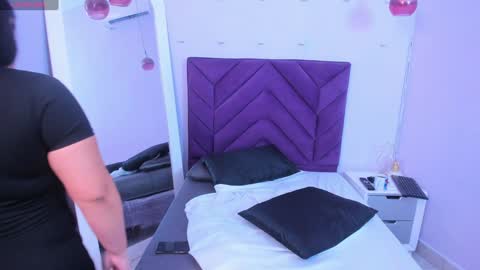 Snapshot of haileystonei chatting on February 5, 2025, 11:55 am haileystonei online show from February 5, 2025, 11:55 am