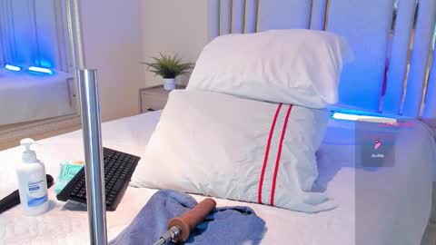 Snapshot of haileystonei chatting on September 23, 2025, 11:35 am haileystonei online show from September 23, 2025, 11:35 am