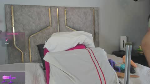 Snapshot of haileystonei chatting on September 27, 2025, 11:48 am haileystonei online show from September 27, 2025, 11:48 am