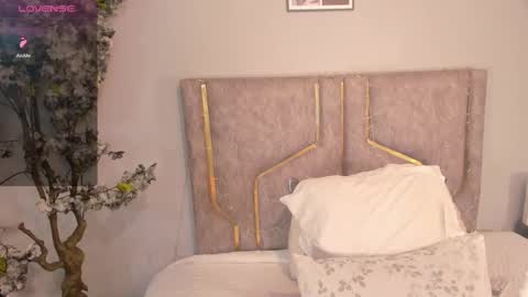 Snapshot of haileystonei chatting on October 1, 2025, 1:06 pm haileystonei online show from October 1, 2025, 1:06 pm