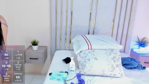 Snapshot of haileystonei chatting on October 6, 2025, 11:40 am haileystonei online show from October 6, 2025, 11:40 am