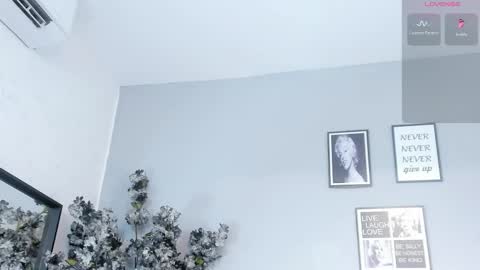 Snapshot of haileystonei chatting on October 29, 2025, 11:23 am haileystonei online show from October 29, 2025, 11:23 am