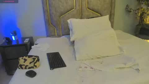 haileystonei online show from February 14, 2026, 11:18 am