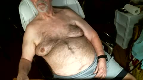 hairybear813 online show from June 4, 2026, 12:49 am
