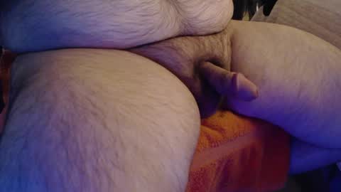 hairycubjames online show from November 28, 2025, 7:49 pm