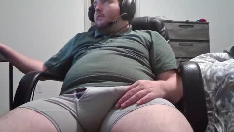 Snapshot of hairymikey chatting on November 4, 2025, 5:06 am hairymikey online show from November 4, 2025, 5:06 am