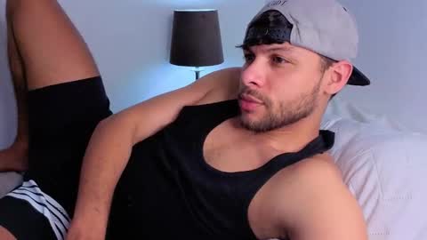 Independent       model  online show from December 2, 2025, 10:16 pm