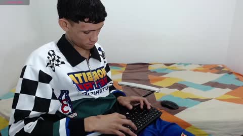 halan_demon online show from February 3, 2025, 1:52 am