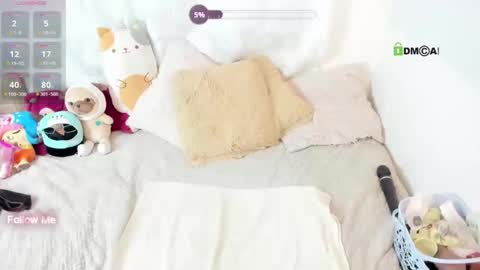 HALLE online show from April 7, 2026, 12:22 am