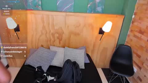 Halley Lorens online show from September 16, 2025, 7:04 pm