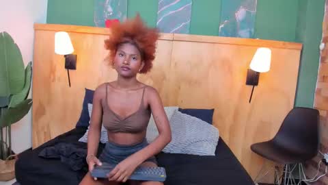 Halley Lorens online show from October 23, 2025, 7:12 pm