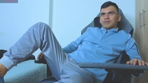 hamiltong12 online show from April 23, 2026, 10:23 pm