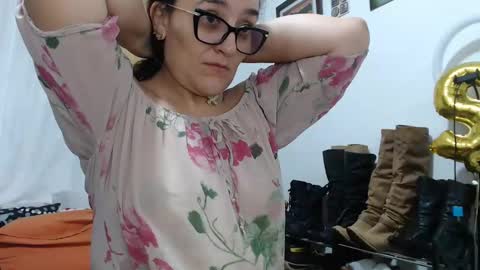 Snapshot of hammer9247 chatting on October 19, 2025, 2:18 pm hammer9247 online show from October 19, 2025, 2:18 pm