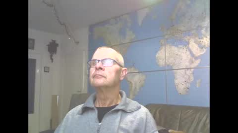 Snapshot of hamto65 chatting on March 7, 2025, 9:06 pm Prefer men 80 online show from March 7, 2025, 9:06 pm