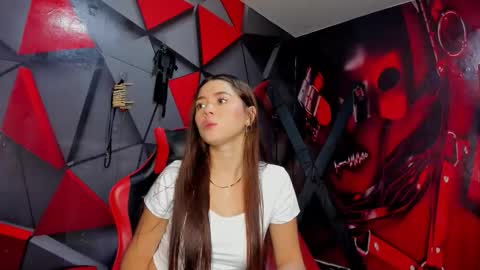 Hana and Zeta online show from November 5, 2025, 12:16 pm