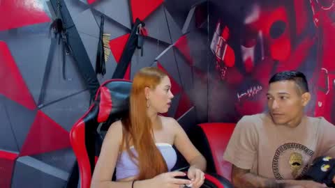 Hana and Zeta online show from December 2, 2025, 12:21 pm